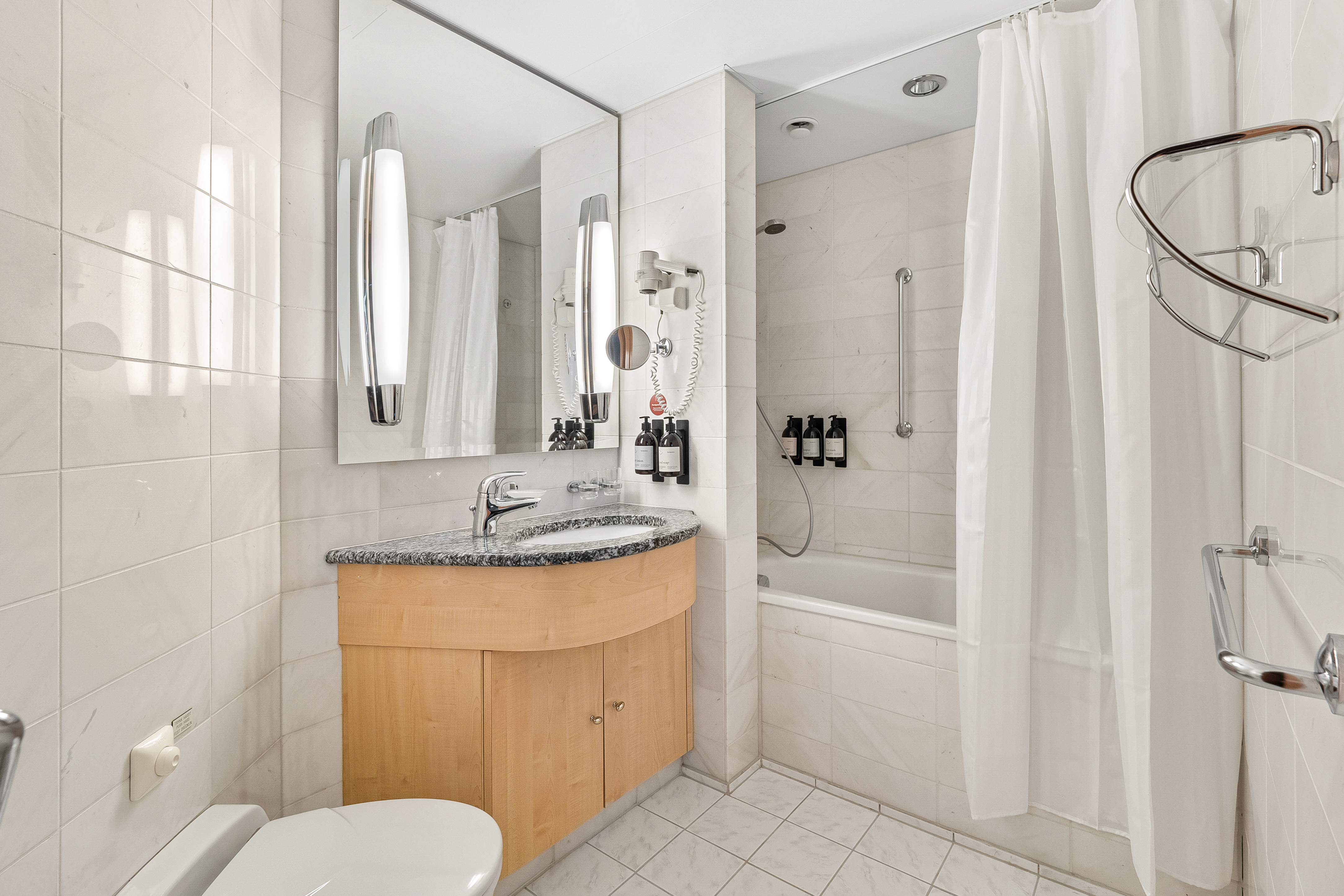 Expedition Suite | Owners' Suite on upper deck